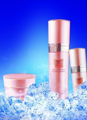 冰块美学与机械之韵 当化妆品遇见汽车配件